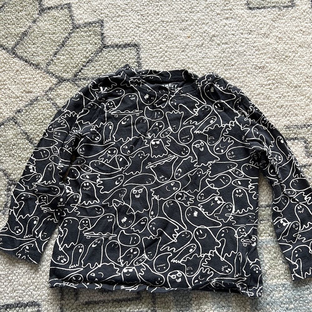 Old Navy ghost Halloween shirt